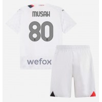 Camisa de Futebol AC Milan Yunus Musah #80 Equipamento Secundário Infantil 2023-24 Manga Curta (+ Calças curtas)